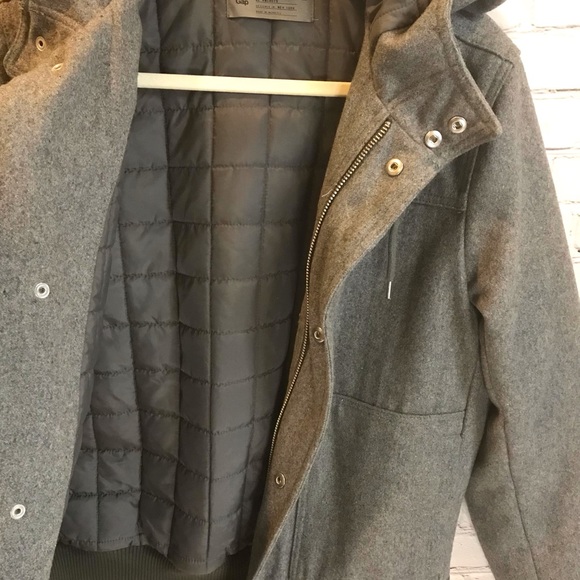Men’s Heather Grey Wool Blend GAP Winter Coat with Lined Hood size SMALL - Picture 7 of 8